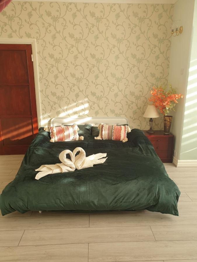 Beautiful Double En-Suite Room, Separate Entrance, Ilford, Central Line Gants Hill, Free Parking Екстер'єр фото